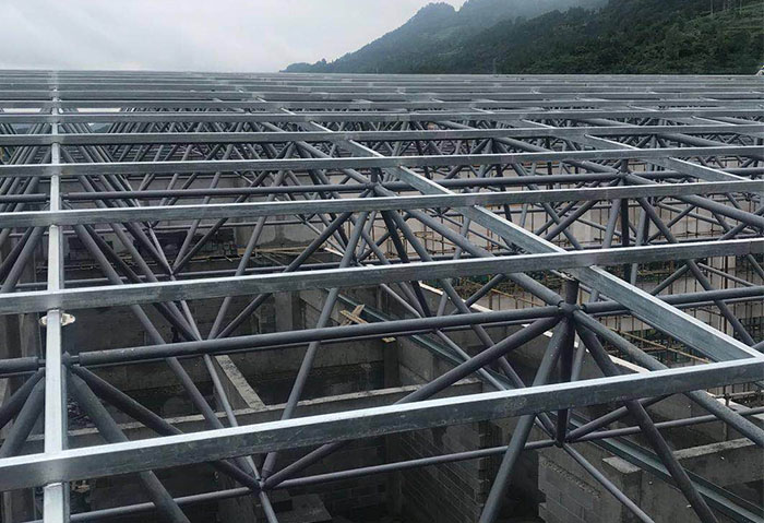 青岛贵州仁怀冠英学校艺体楼网架